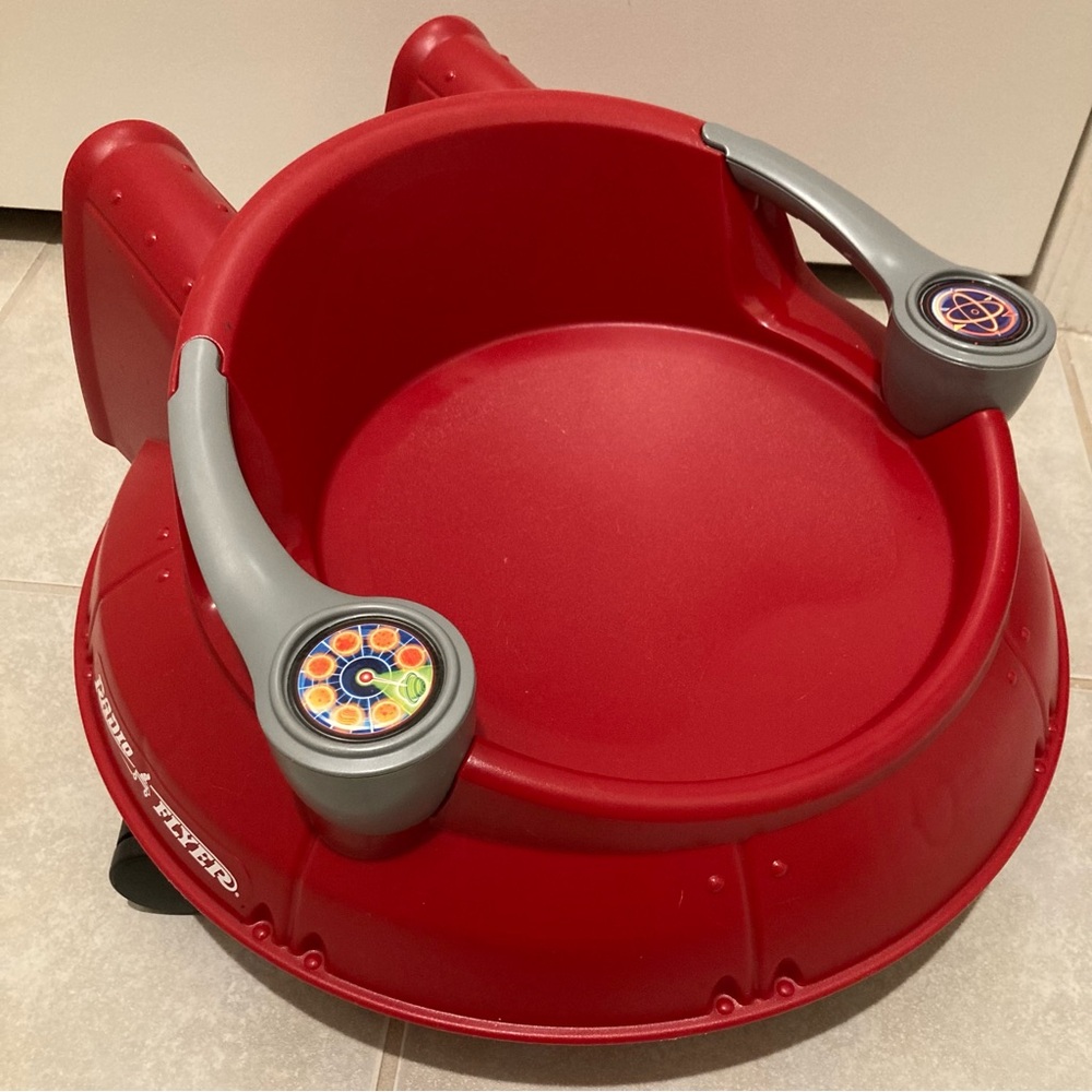 New Radio Flyer Spin N Saucer Red